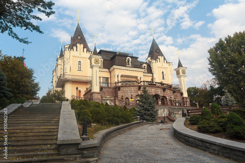 Building children's puppet theater in the form of a castle. Kiev
