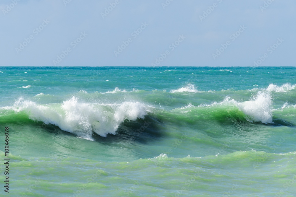 Fototapeta premium Storm waves on the sea shallows.
