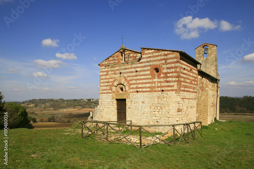 Toscana,Pisa, campagna di Volterra,Coneo,una chiesa, photo