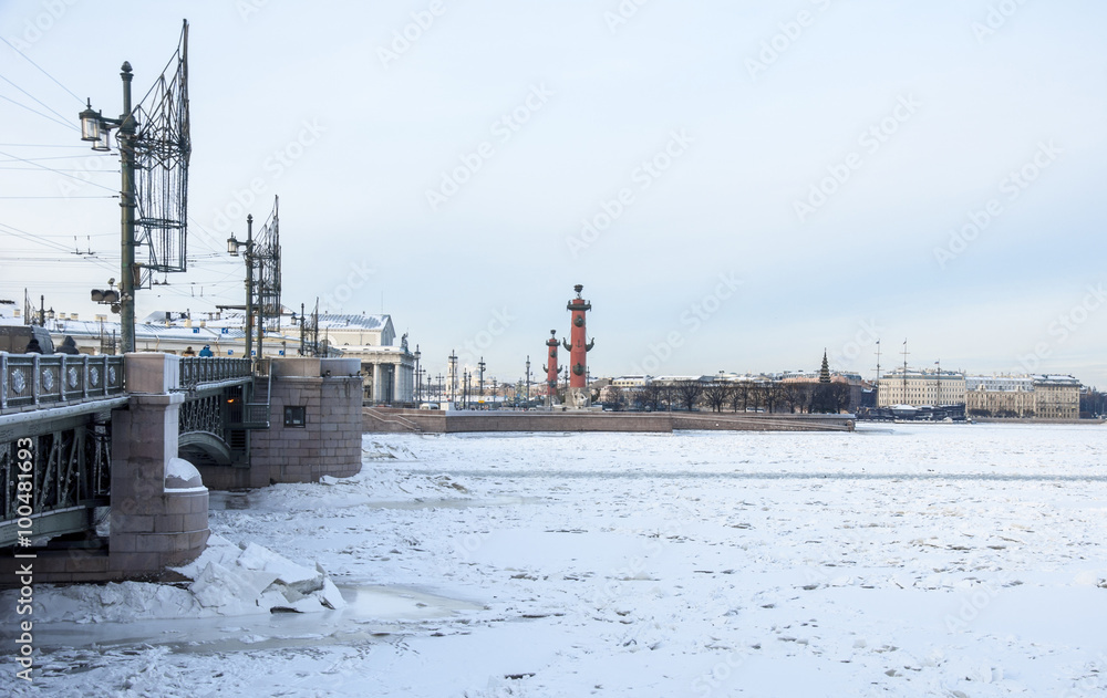 The spit of Vasilyevsky island. The spit of Vasilyevsky island.