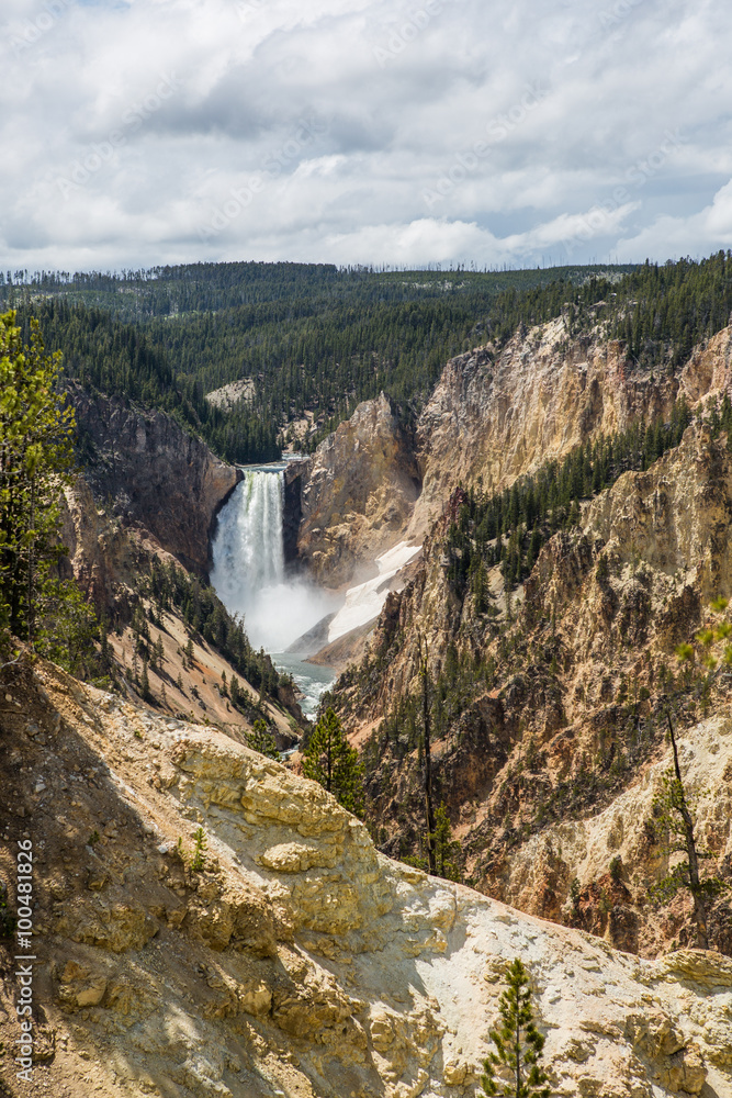 Lower falls of the Yellowstone River, Wyoming, USA