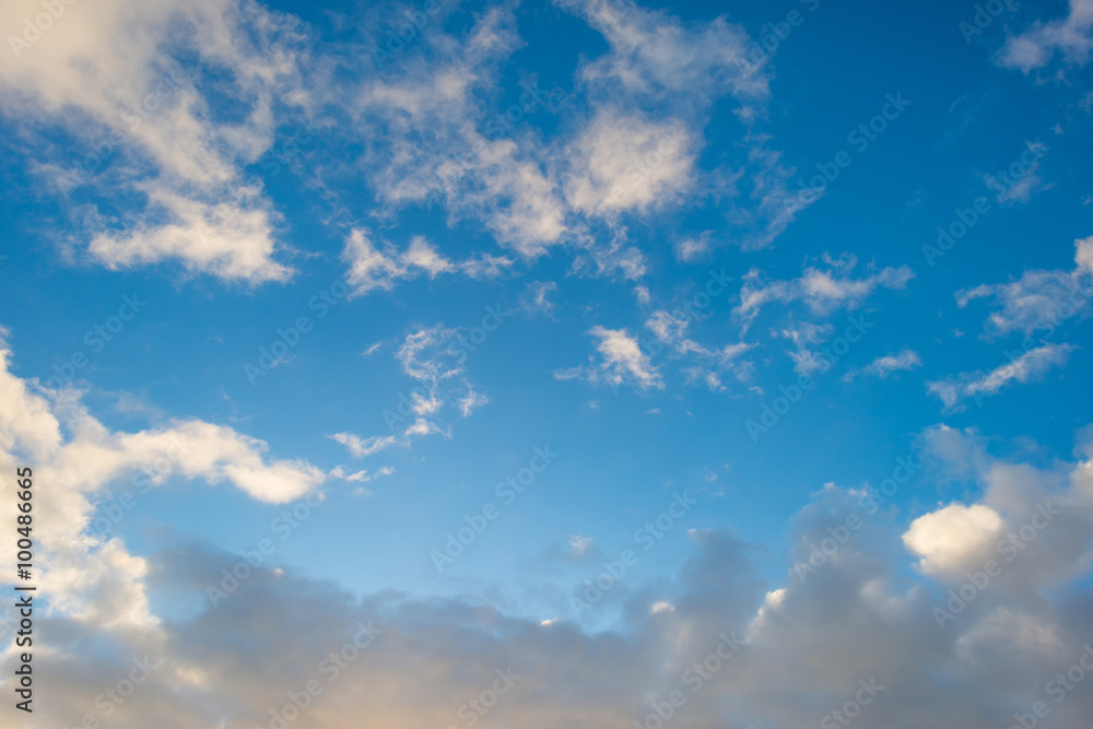 Fototapeta premium Clouds in a blue sky in winter 