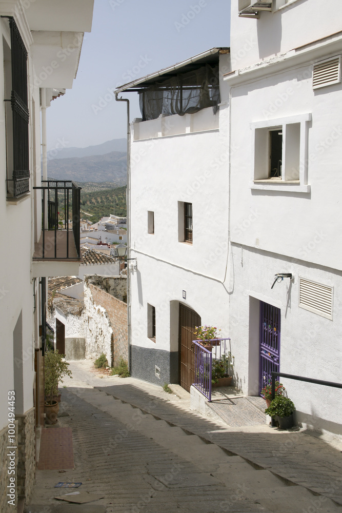 Calles del municipio de Alozaina en la provincia de Málaga, Andalucía