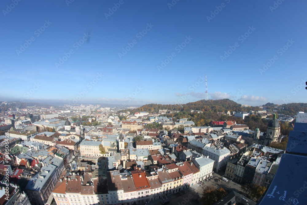 Blick über Lviv Luftaufnahme vom Rathaus
