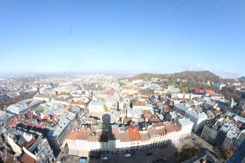 Blick über Lviv Luftaufnahme vom Rathaus