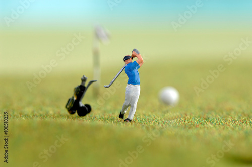 Kunststoff-Figur Golf spielen