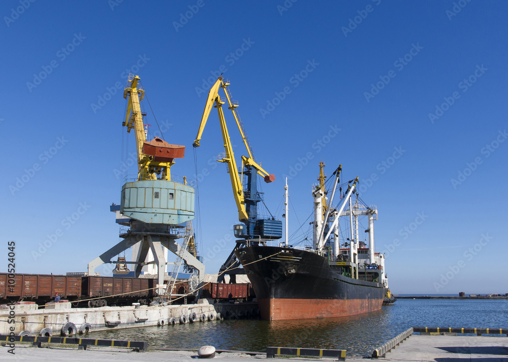 Fototapeta premium cargo ship in the port