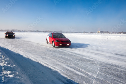 Auto ice racing