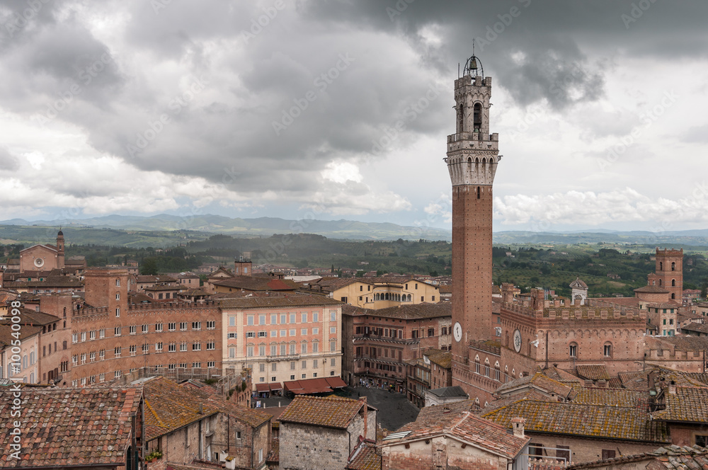 Die Piazza del Campo und Torre del Mangia, Siena