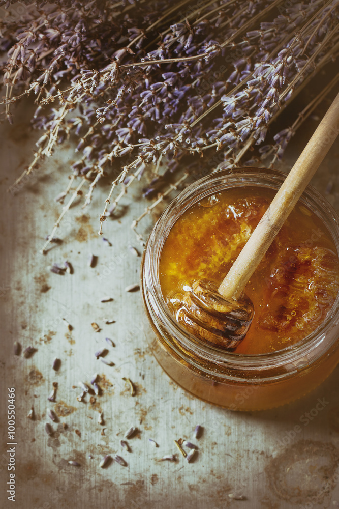 Fototapeta premium Honey and lavande