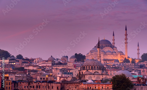 Photography Istanbul before sunrise with the Suleymaniye Mosque