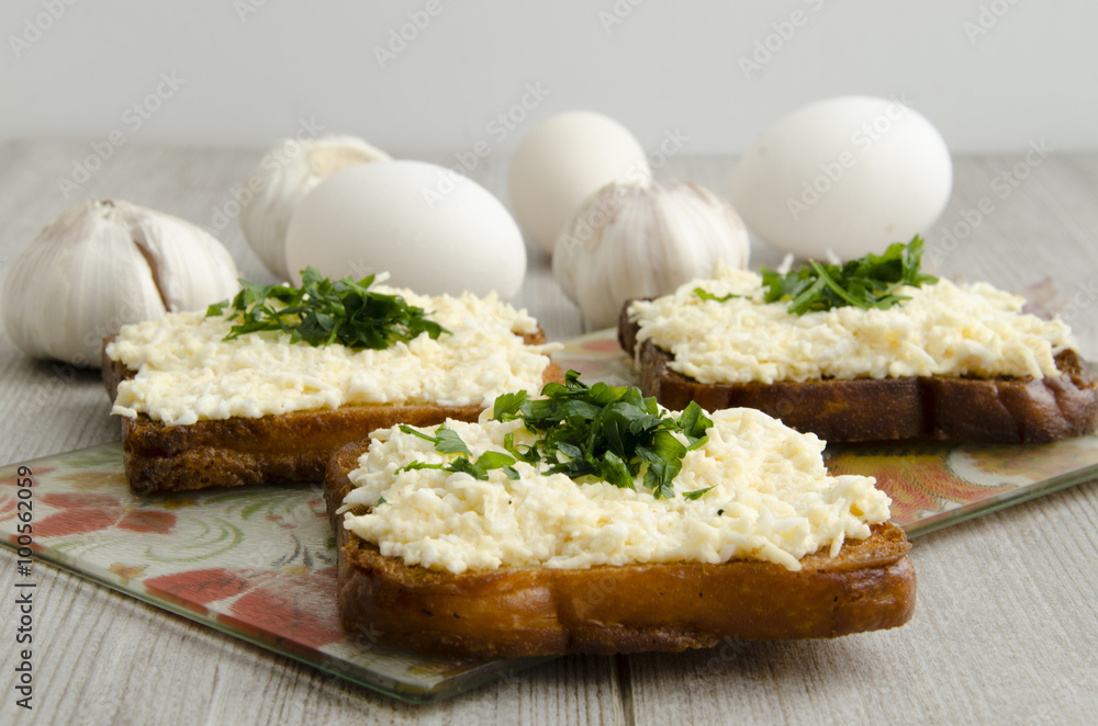 Sandwiches with eggs and cheese