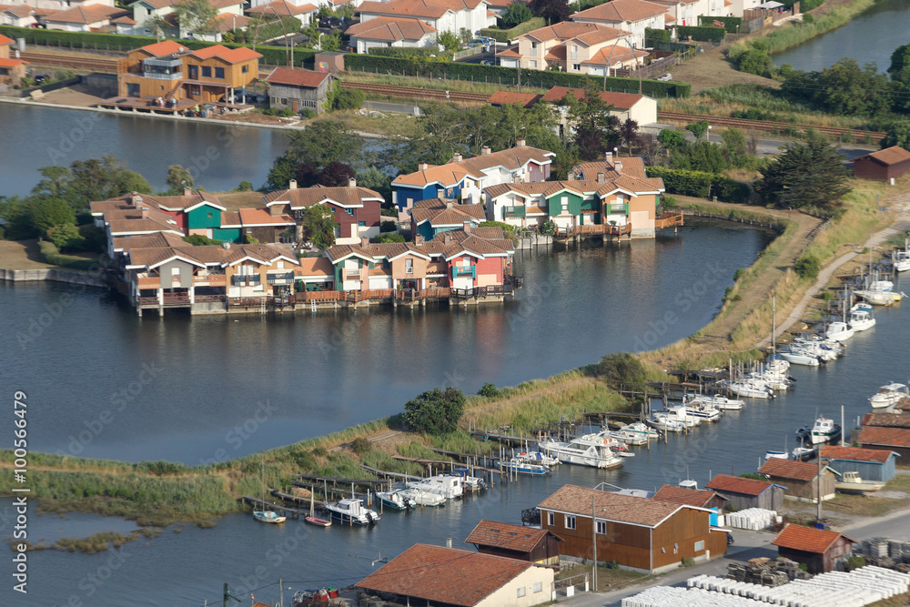 Obraz premium Port de Gujan-Mestras vue du ciel