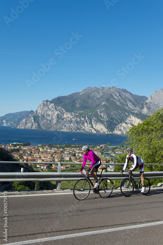 road cycling on garda lake