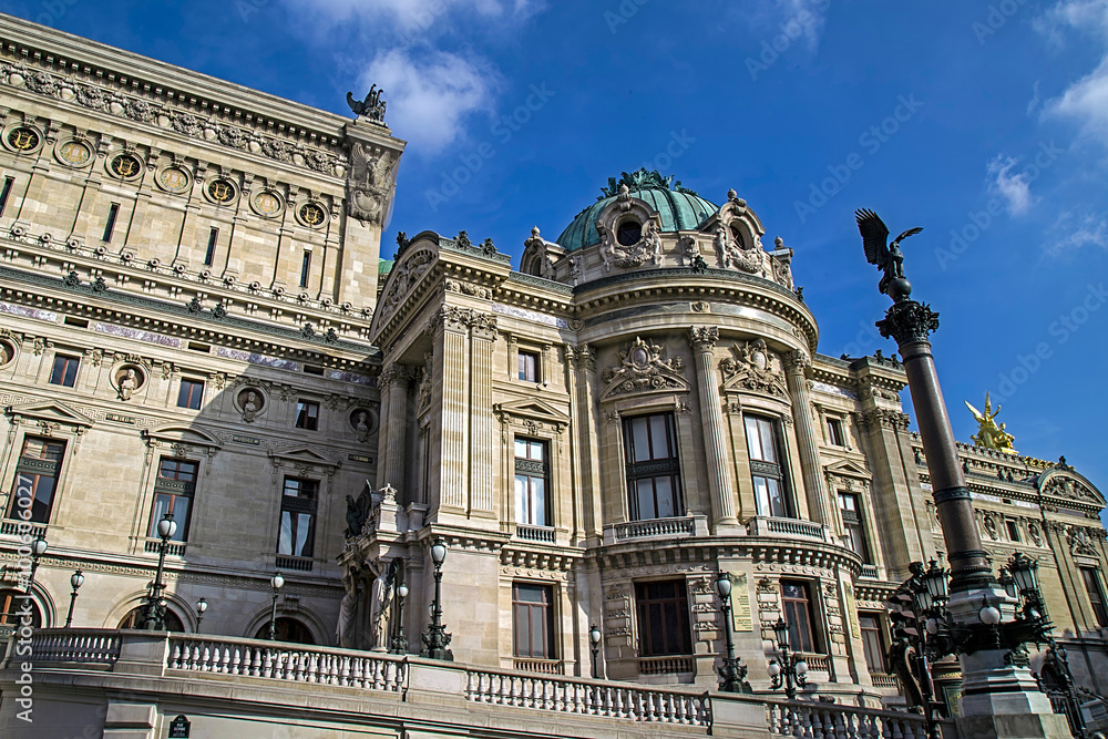 Obraz premium Architectural details of Opera National de Paris