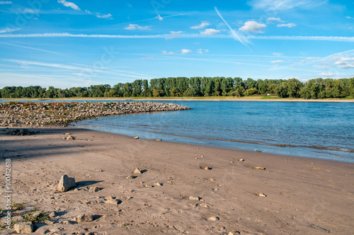 Zons am Rhein photo