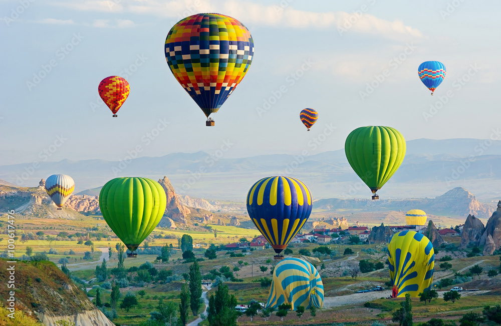 Fototapeta premium The great tourist attraction of Cappadocia - balloon flight. Turkey