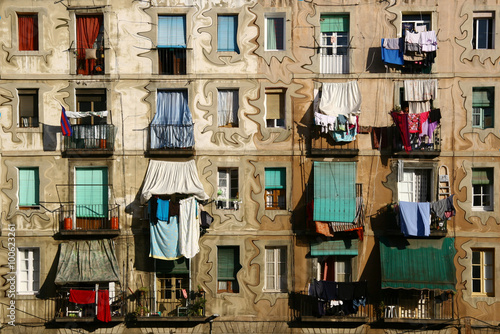 Fassade in El Raval, Barcelona, Spanien photo