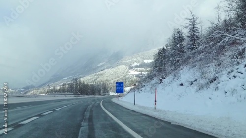 Winter Schneefall Schneematsch Wintereinbruch Straßenglätte Autobahn Österreich, salzburg
 