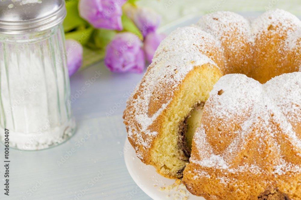 Rührkuchen mit dekoration StockFoto Adobe Stock