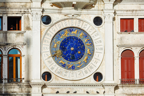 Obraz na płótnie Astrological clock at Torre dell'Orologio in Venice w salonie