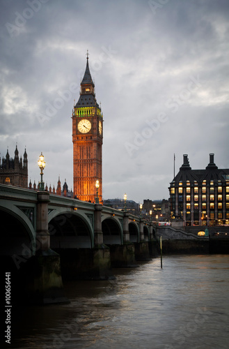 Big Ben Clock Tower and Parliament house at city of westminster 