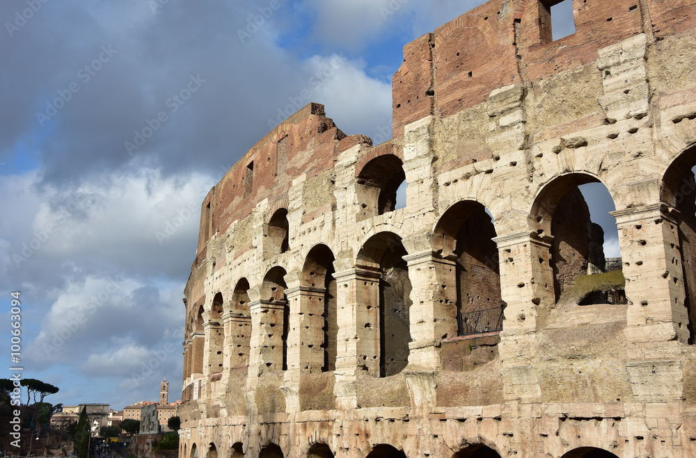 Fototapeta premium Coliseum with clouds