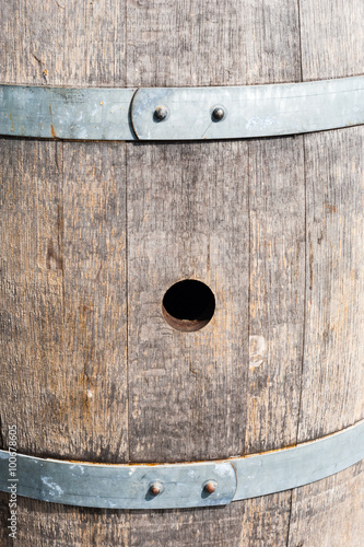 Obraz na płótnie Bung hole in old wood barrel between bands