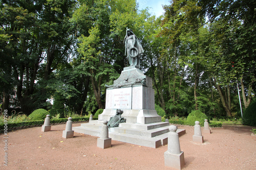 Le Cateau-Cambrésis (France) / Monument aux morts (Parc Fénelon)