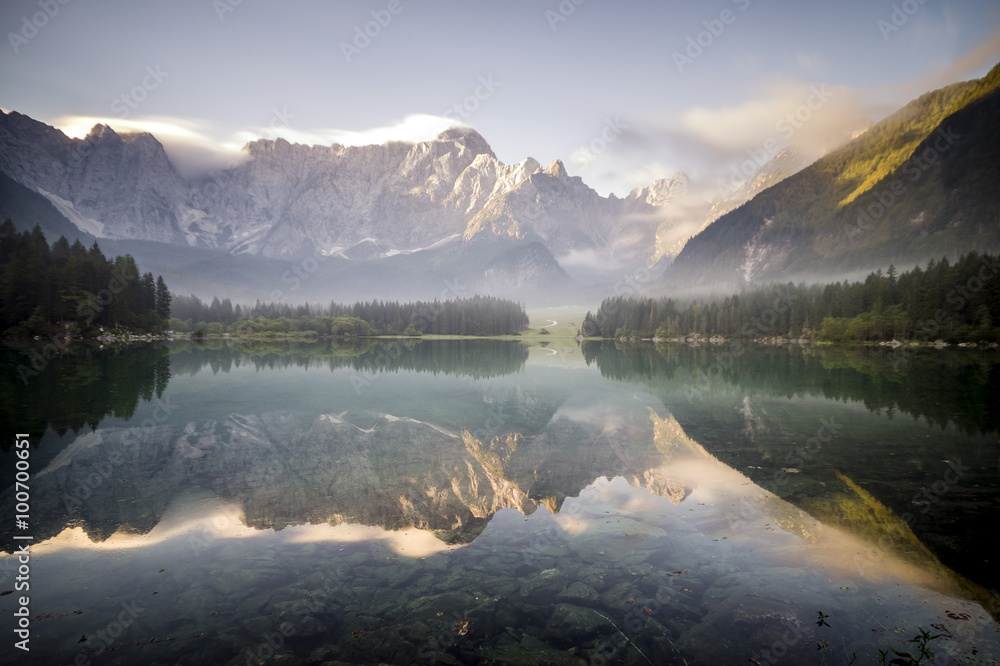 jezioro górskie w Alpach Julijskich,Laghi di Fusine - obrazy, fototapety, plakaty 
