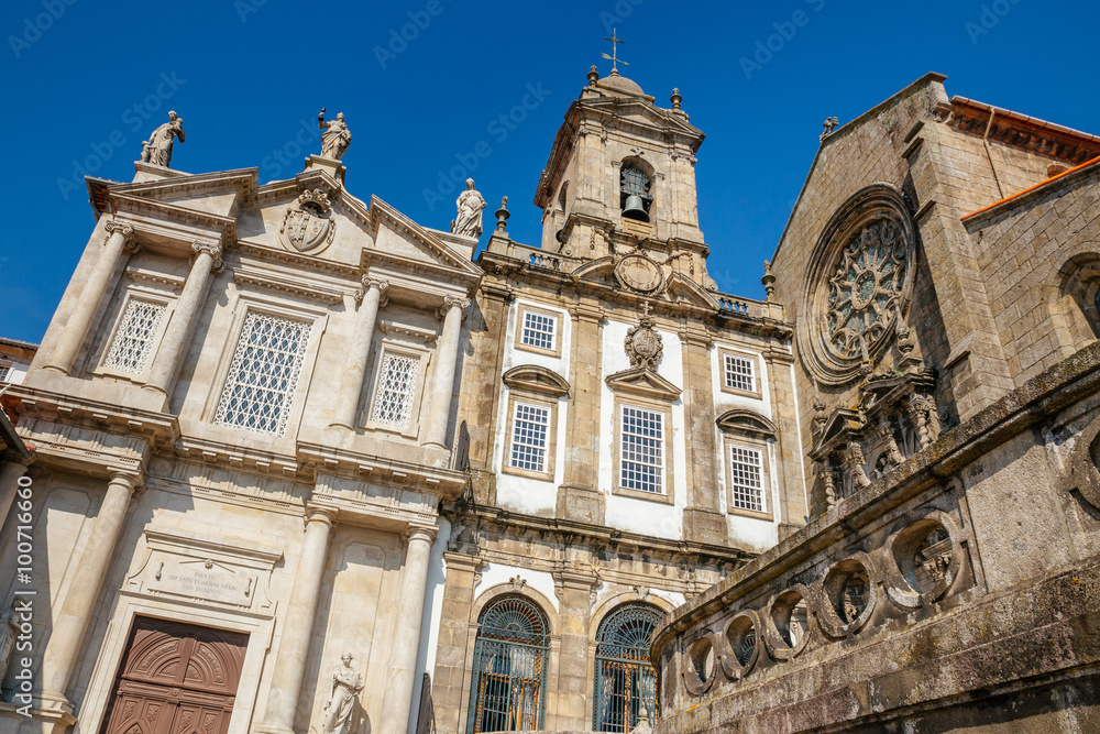 Fototapeta premium Sao Francisco church in downtown Porto.