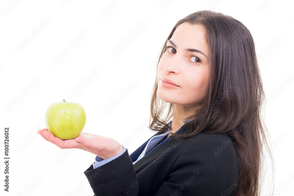 junge frau mit einem apfel auf der hand junge frau mit einem apfel auf der hand