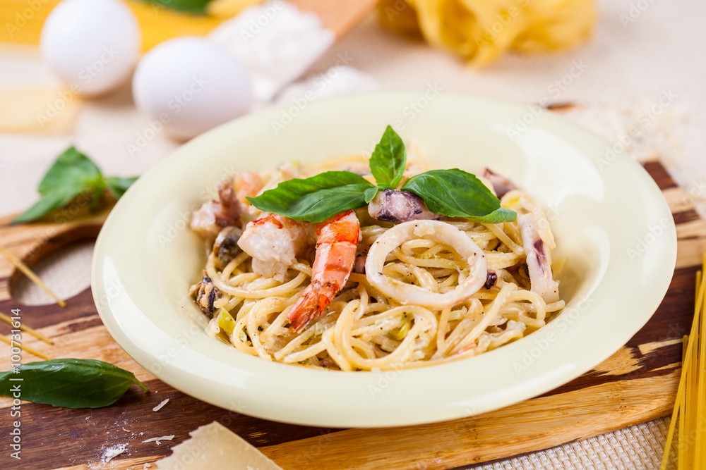 Spaghetti with seafood Spaghetti with seafood