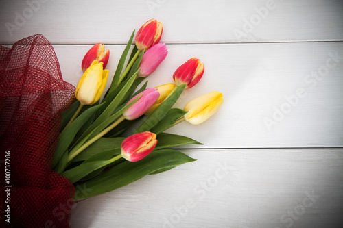 sfondo con tulipani colorati