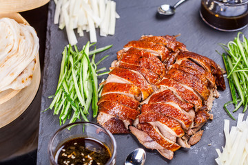 Fototapete Peking Klassische Peking-Ente auf Teller  © lsvsvl