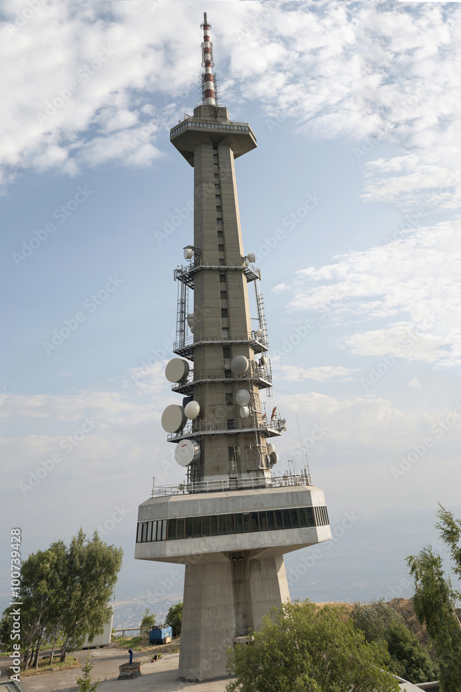 Foto Stock Vitosha Mountain TV Tower, Sofia, Bulgaria | Adobe Stock