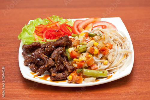 chinese noodles with roaste...