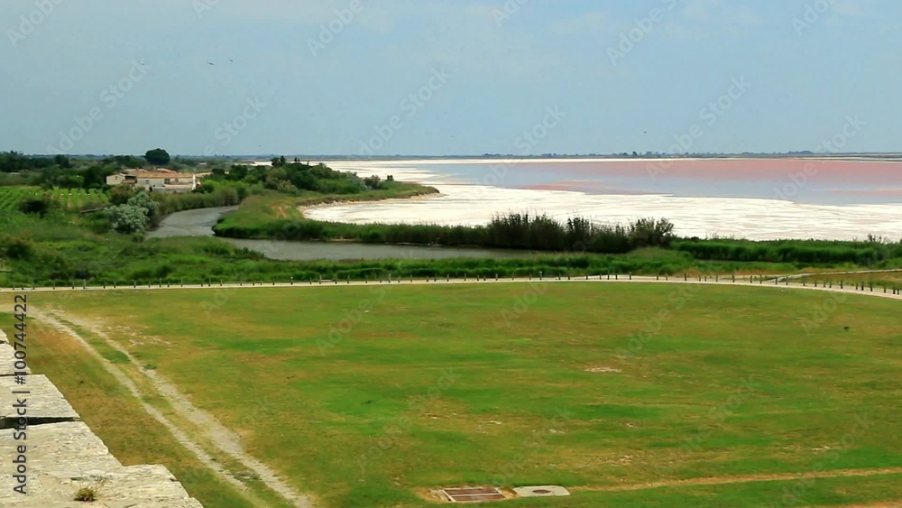 Les marais salants d'Aigues-Mortes Les marais salants d'Aigues-Mortes
