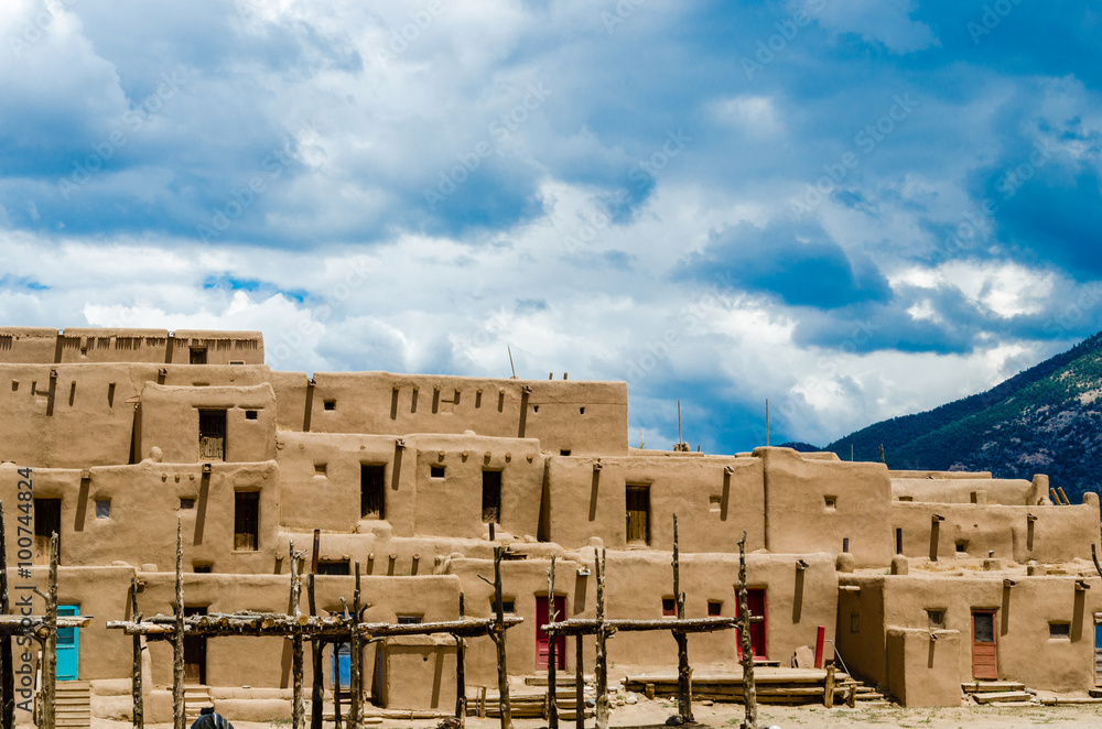 Obraz premium Historyczna wioska Taos Pueblo,