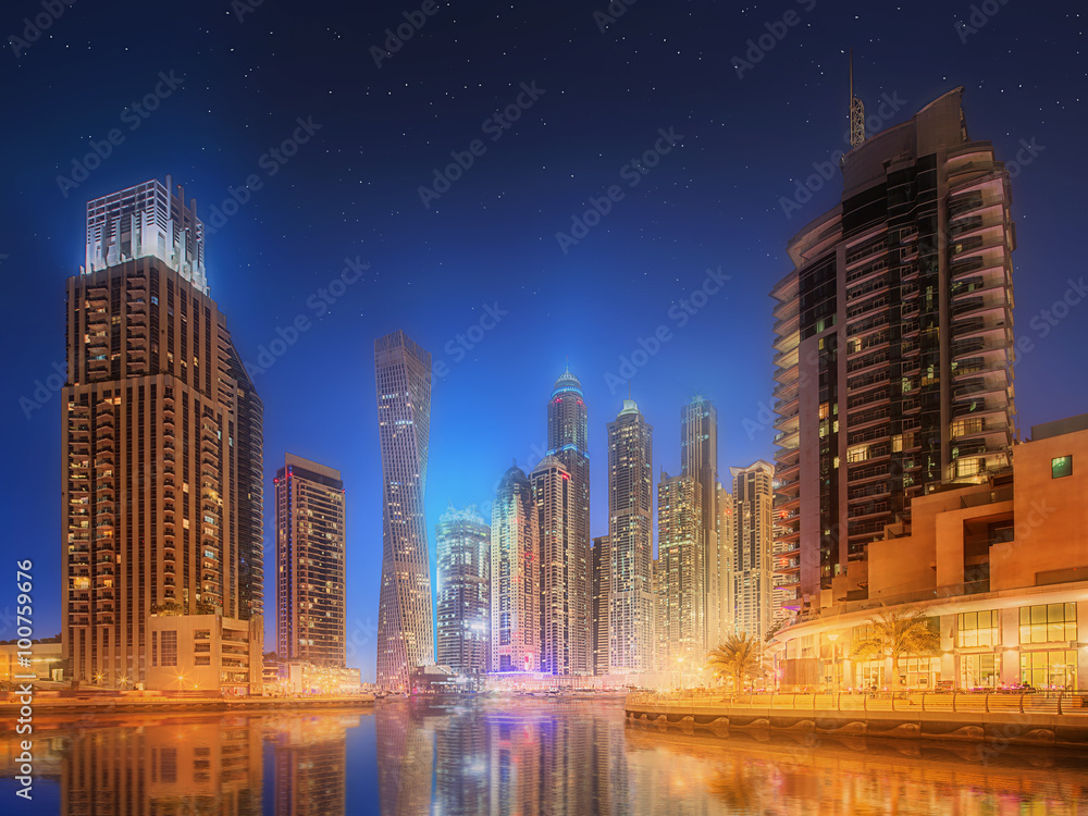 Fototapeta premium The beauty panorama of Dubai marina. UAE