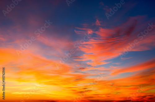 Fototapeta Naklejka Na Ścianę i Meble -  Vivid sky illuminated by the sunset