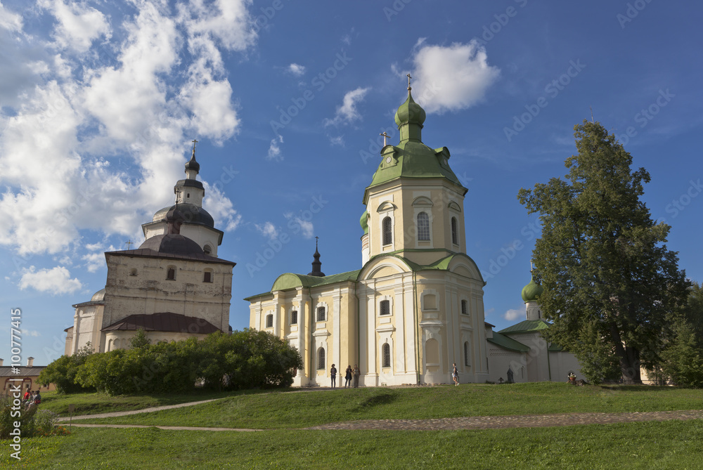 Церкви Архангела Гавриила и Кирилла Белозерского в Кирилло-Белозерском монастыре