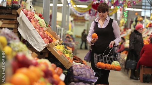 Woman shopping at the farm market
