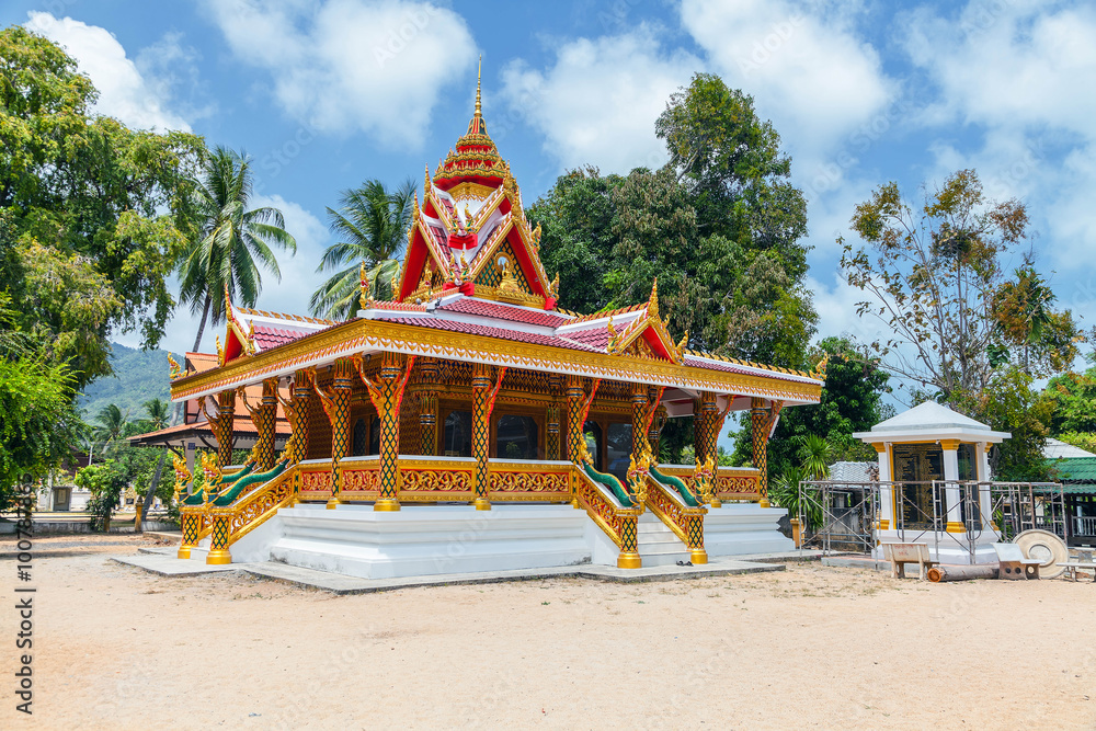 Obraz premium Buddhist temple on the island of Koh Samui in Thailand