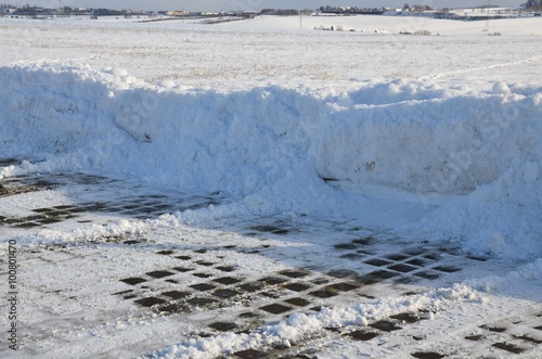 Winterdienst - Parkplatz geräumt  photo