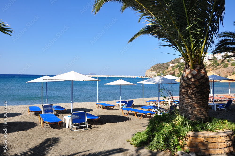 Liegen am Strand vor Agia Galini / Insel Kreta