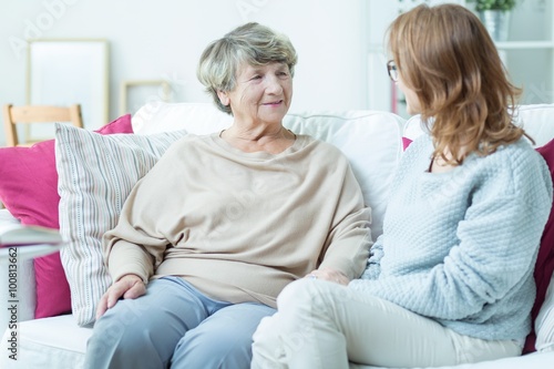 Tableau sur toile Elder lady with caregiver