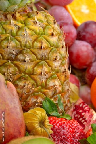 Fototapeta Naklejka Na Ścianę i Meble -  fresh tropical fruits