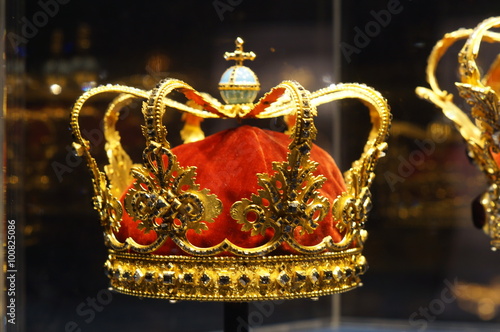 Gold crown