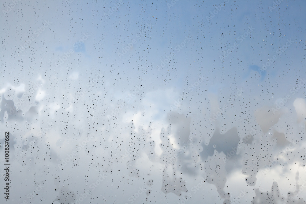 Obraz premium rain droplets in a window